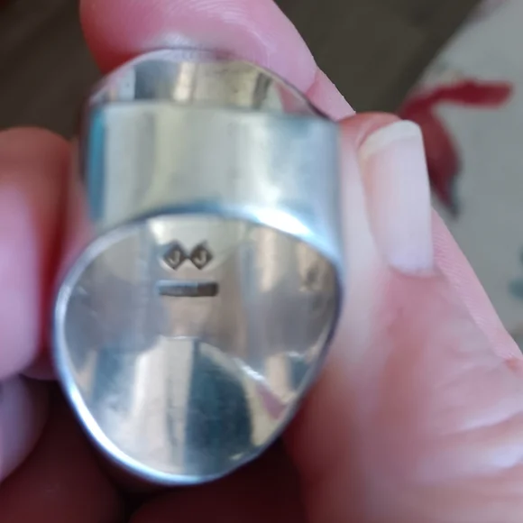 Sterling Silver Ring - Picture 5 of 9
